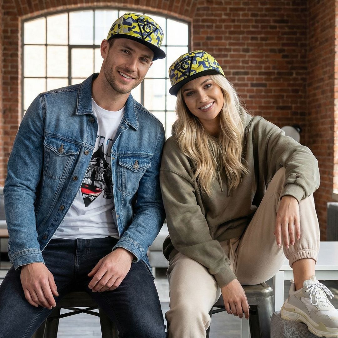 Gelbe Snapback mit Polygon-Print