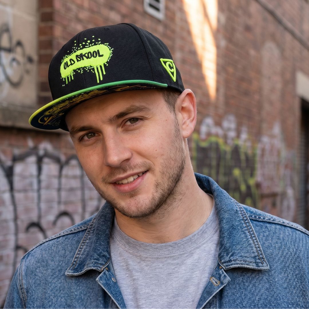 Gorra Snapback Old Skool - Negro/Verde degradado