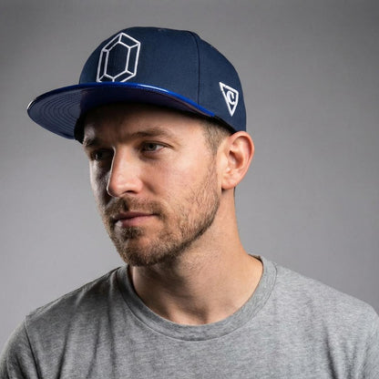 Gorra Snapback Sapphire - Visera azul holográfica