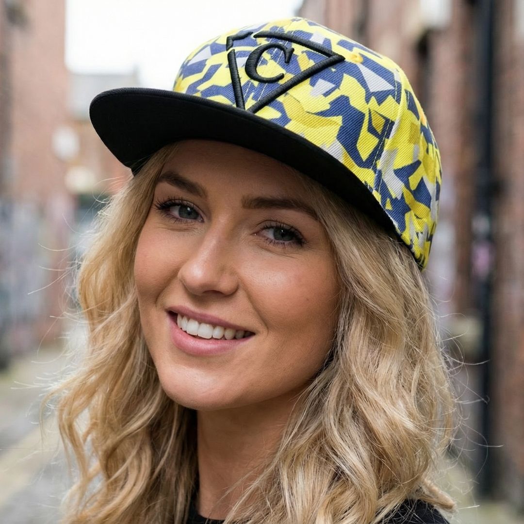Gelbe Snapback mit Polygon-Print