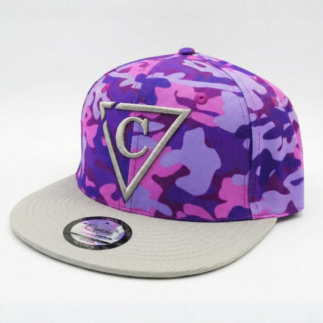 Snapback w fioletowym kamuflażu