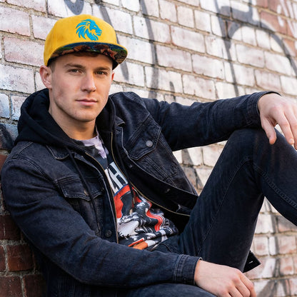 Snapback Fighting Lions - żółty zamsz