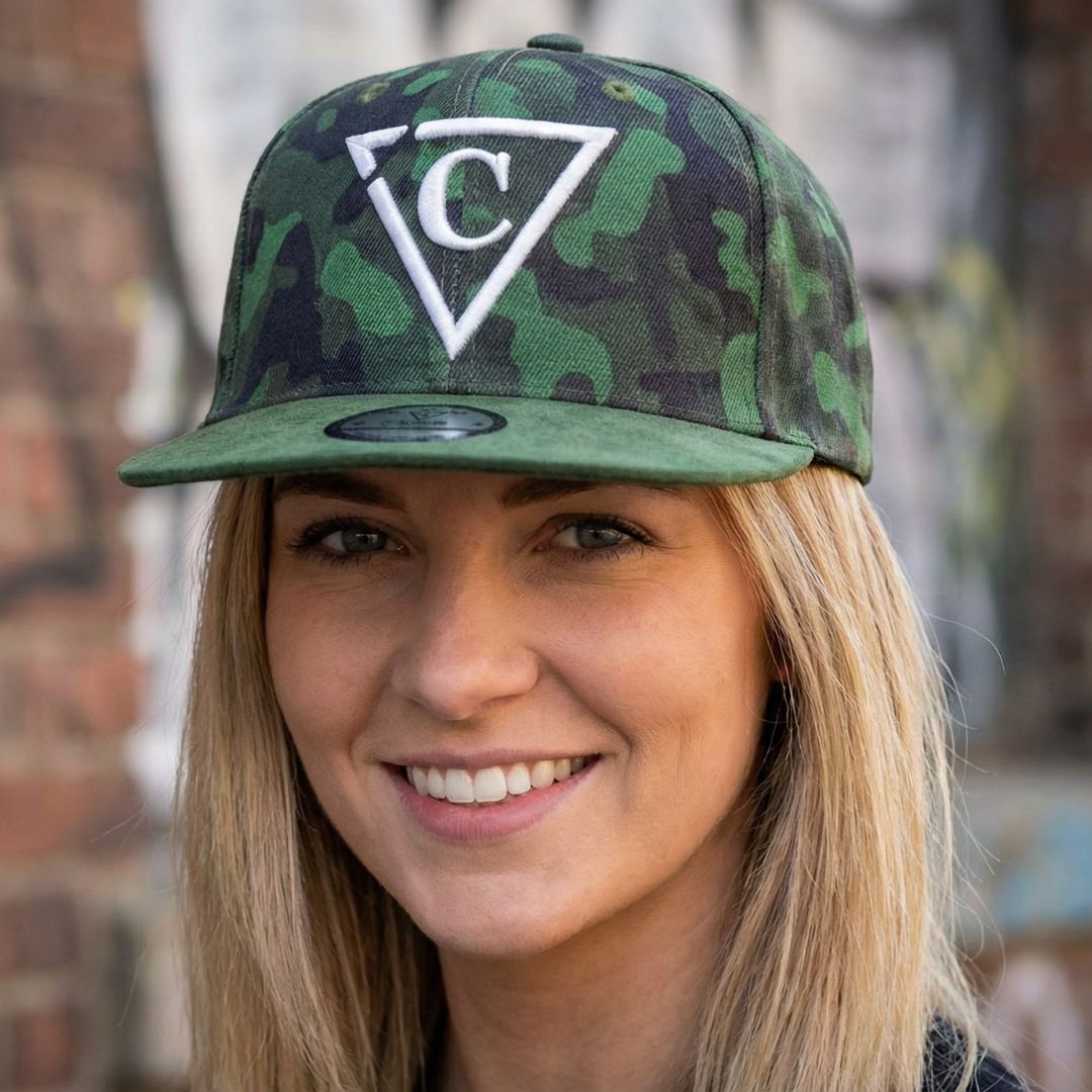 Grünes Camouflage-Snapback – Krempe aus Wildleder