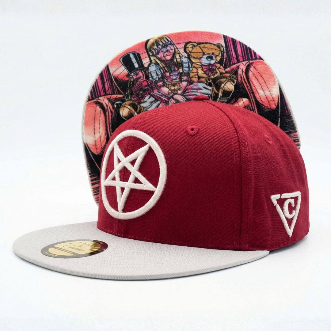 Gorra Snapback Cursed Dolls - Roja / Beige claro
