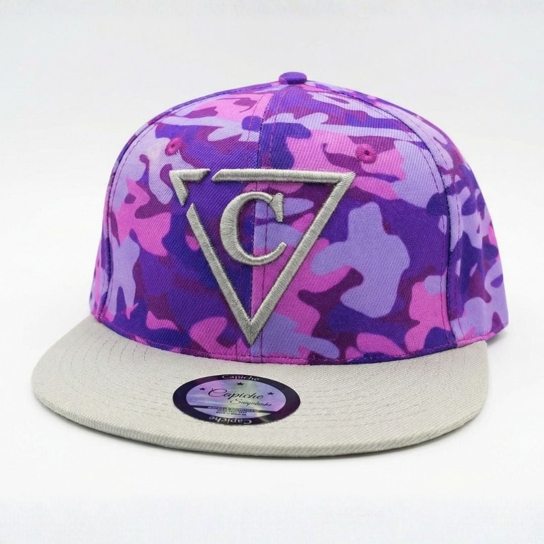 Snapback w fioletowym kamuflażu