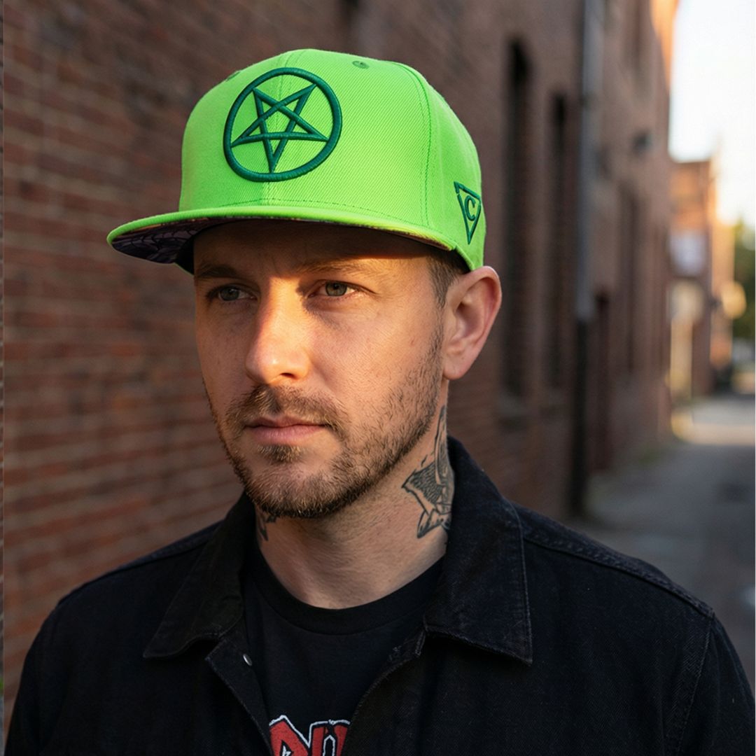 Czapka z daszkiem Przeklętej Posiadłości - Neonowa zieleń