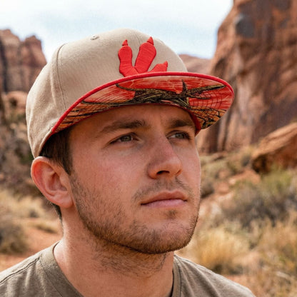 Dimorphodon Snapback - Beige/Red