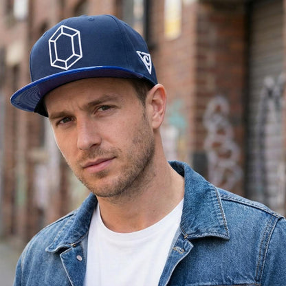 Gorra Snapback Sapphire - Visera azul holográfica
