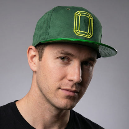 Gorra Snapback de ante esmeralda - Visera holográfica verde