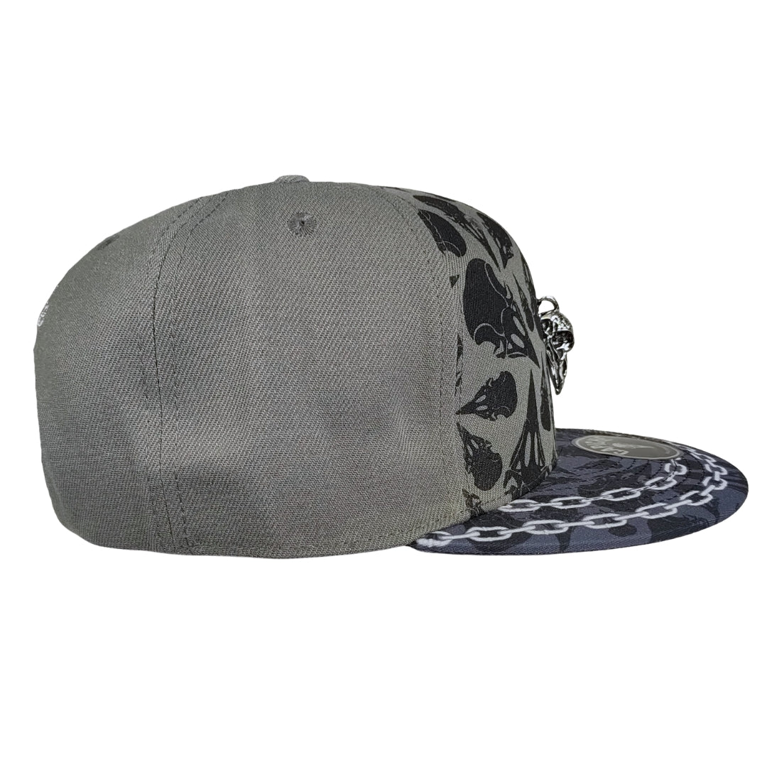 ÉDITION LIMITÉE : casquette Snapback Awakened Raven - Gris/Noir avec breloque en forme de crâne de corbeau