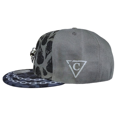 ÉDITION LIMITÉE : casquette Snapback Awakened Raven - Gris/Noir avec breloque en forme de crâne de corbeau
