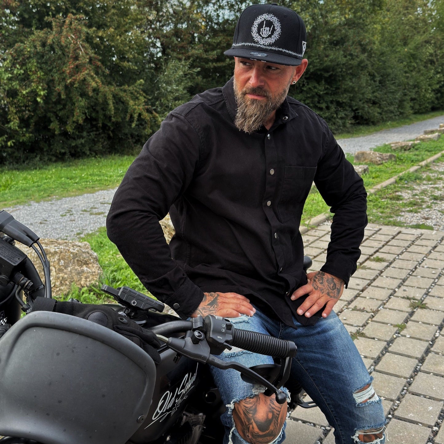 Cappellino Snapback Tribal Skull - Nero/Filo spinato