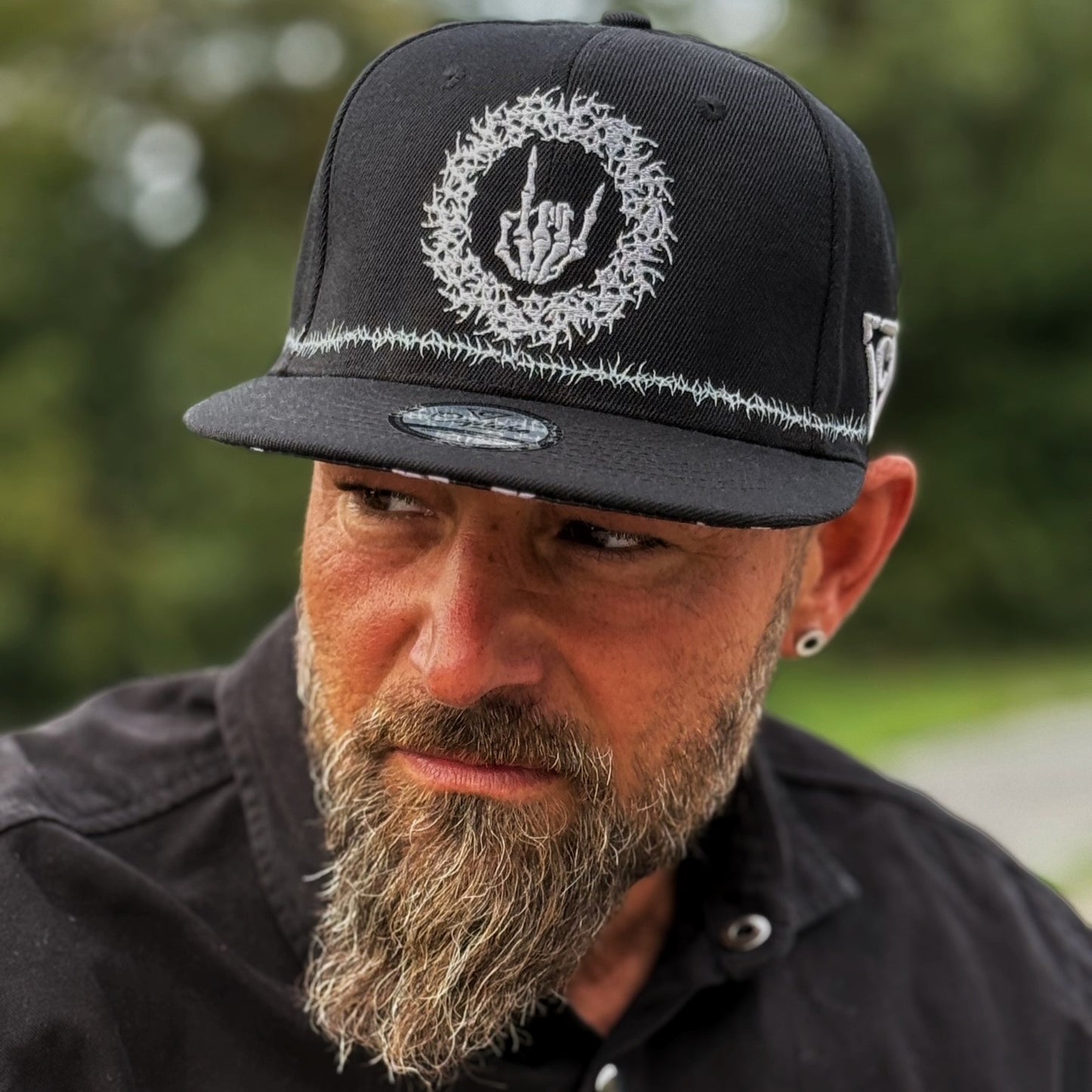 Cappellino Snapback Tribal Skull - Nero/Filo spinato