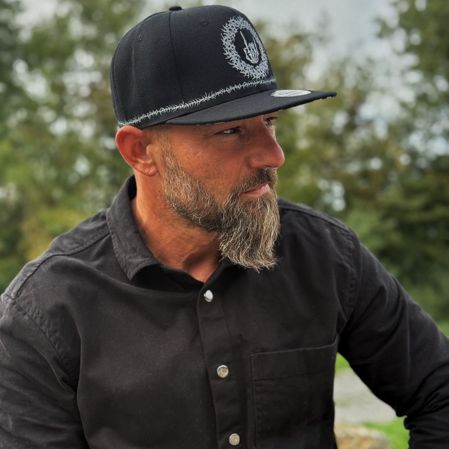 Cappellino Snapback Tribal Skull - Nero/Filo spinato