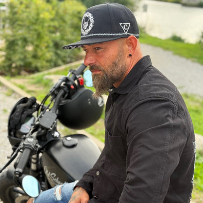 Cappellino Snapback Tribal Skull - Nero/Filo spinato