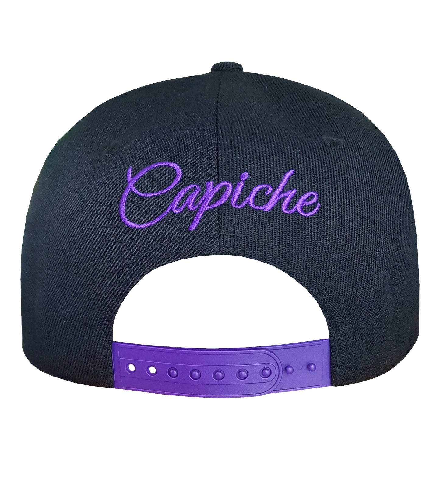 Vue arrière de la casquette Snapback Alien noire avec détails violets de Capiche Caps
