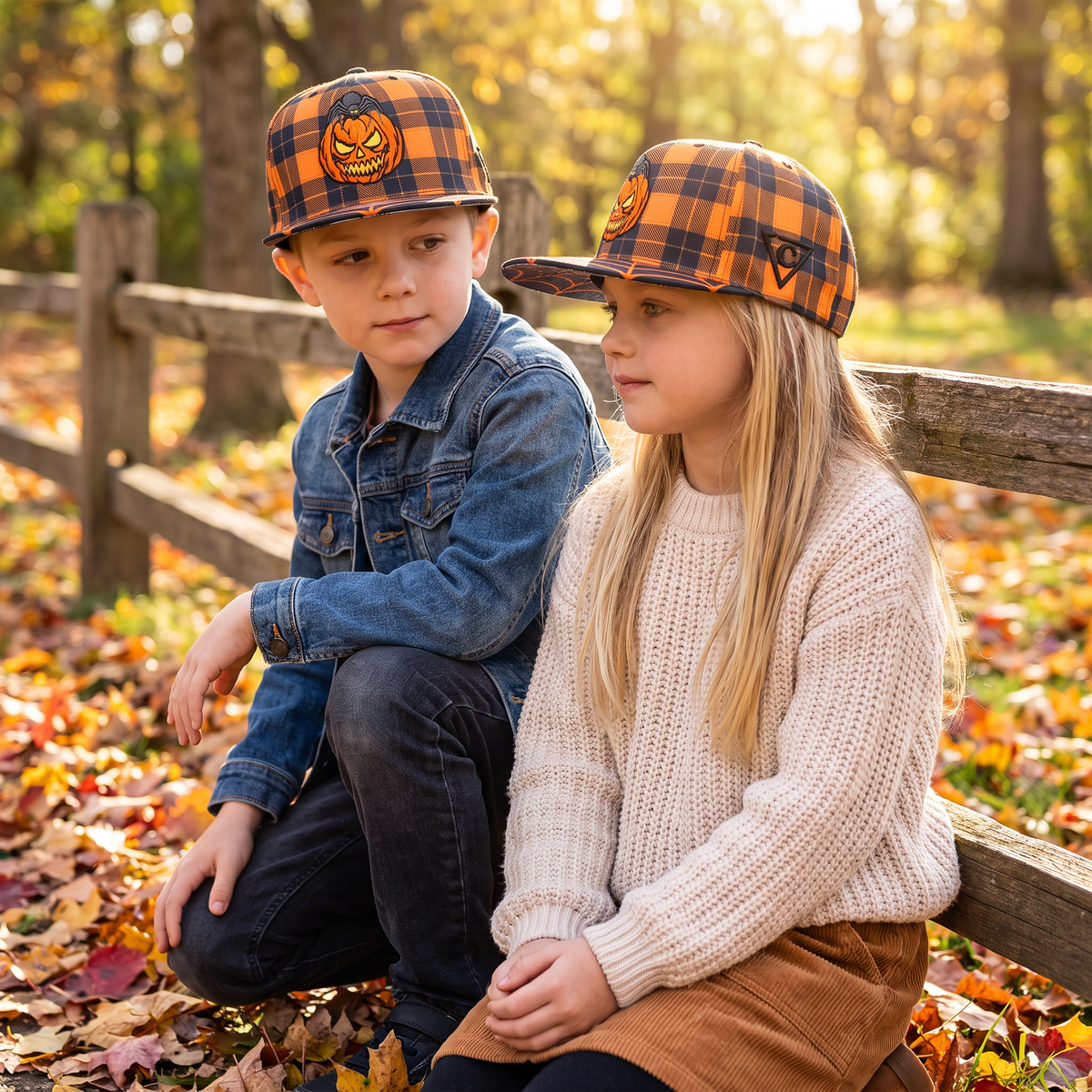 Edycja limitowana na Halloween 2026 – czapka typu snapback w rozmiarze dziecięcym – pomarańczowy wzór w kratę / czarna pajęczyna