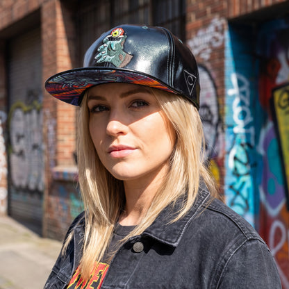 Gorra Snapback Monster Cave - Verde oscuro metalizado con efecto craquelado
