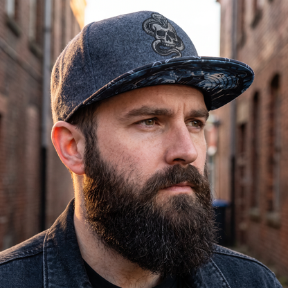 Czapka typu snapback Phantom Grave – szaro-niebieska wełna / wzór krzyżowy