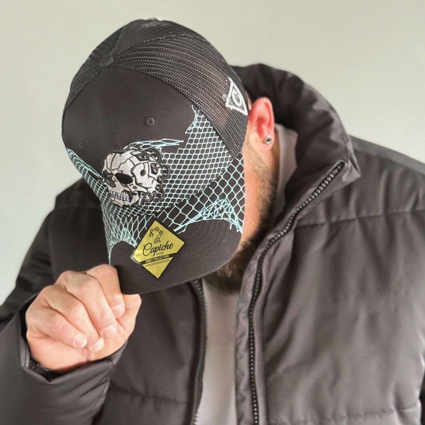 Robot Skull Trucker Cap - Black/Wired Grey