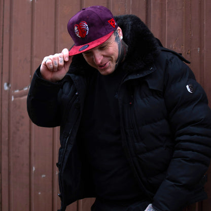 Savior Snapback - Donkerpaars/Donkerrood suède