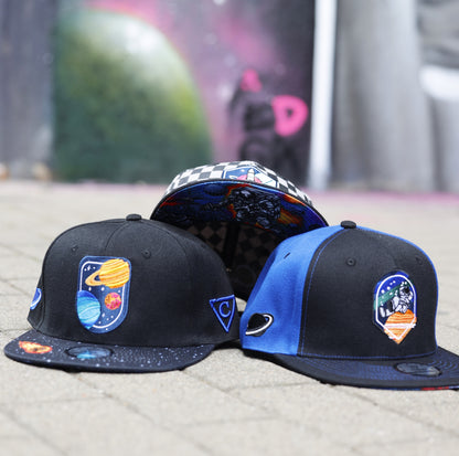 Cappellino Snapback Astronaut Race - Nero/Motivo a stelle e meteorite in fiamme