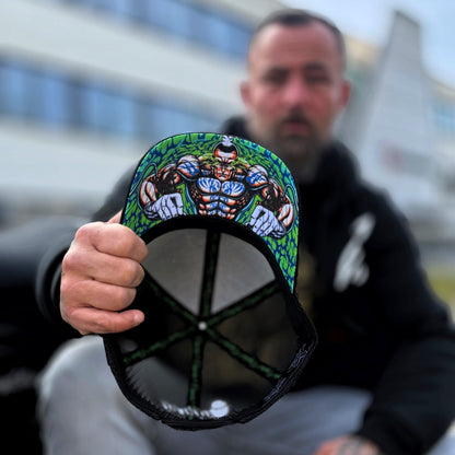 Czapka z daszkiem z tatuażem – czarna