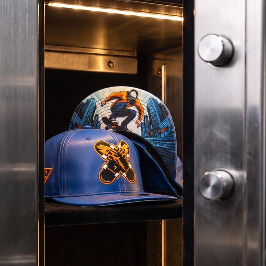 Ride With Us Snapback - Blauw kunstleer