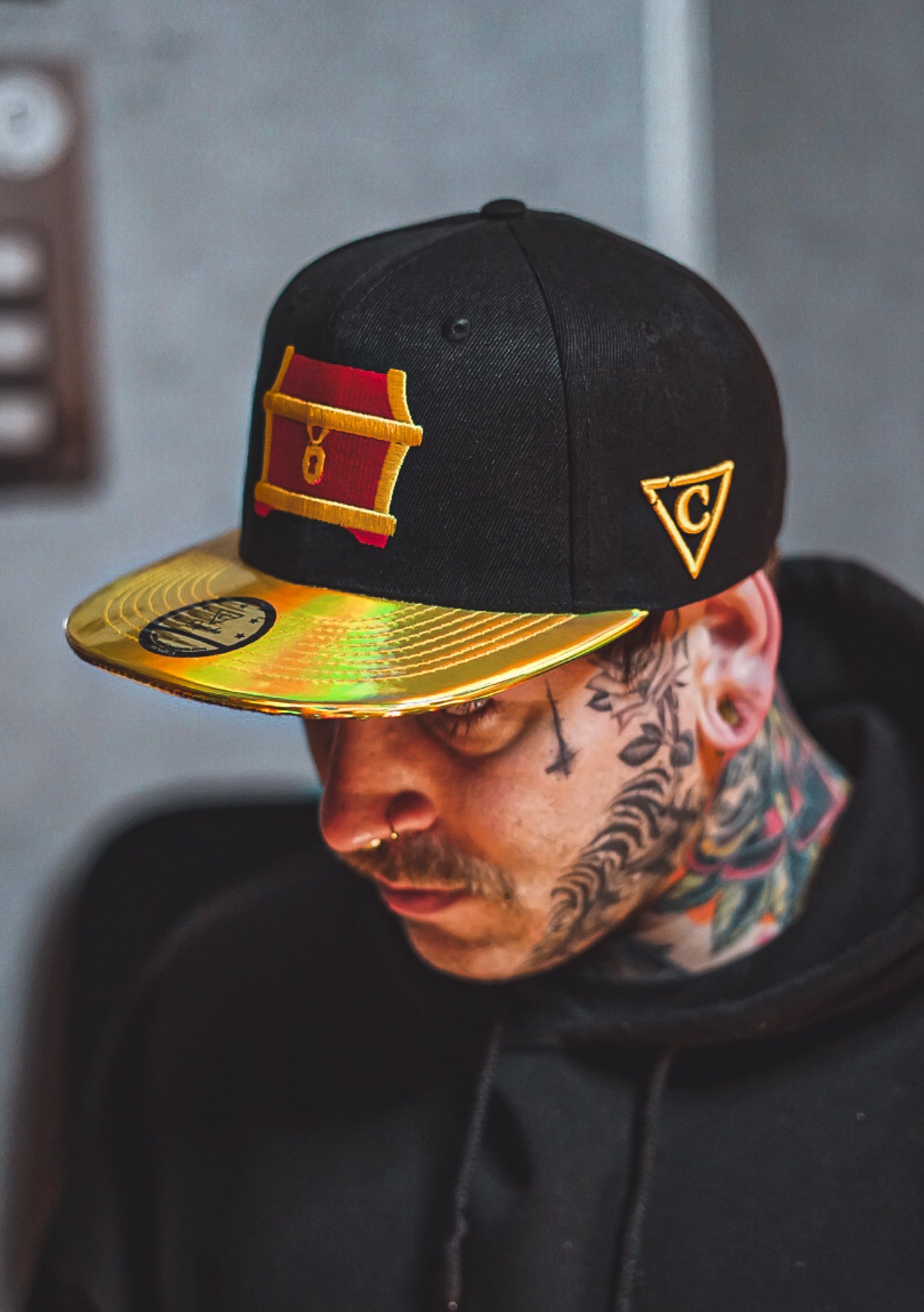 Go For Gold Snapback - Black/Gold Holographic - Capiche Caps Black