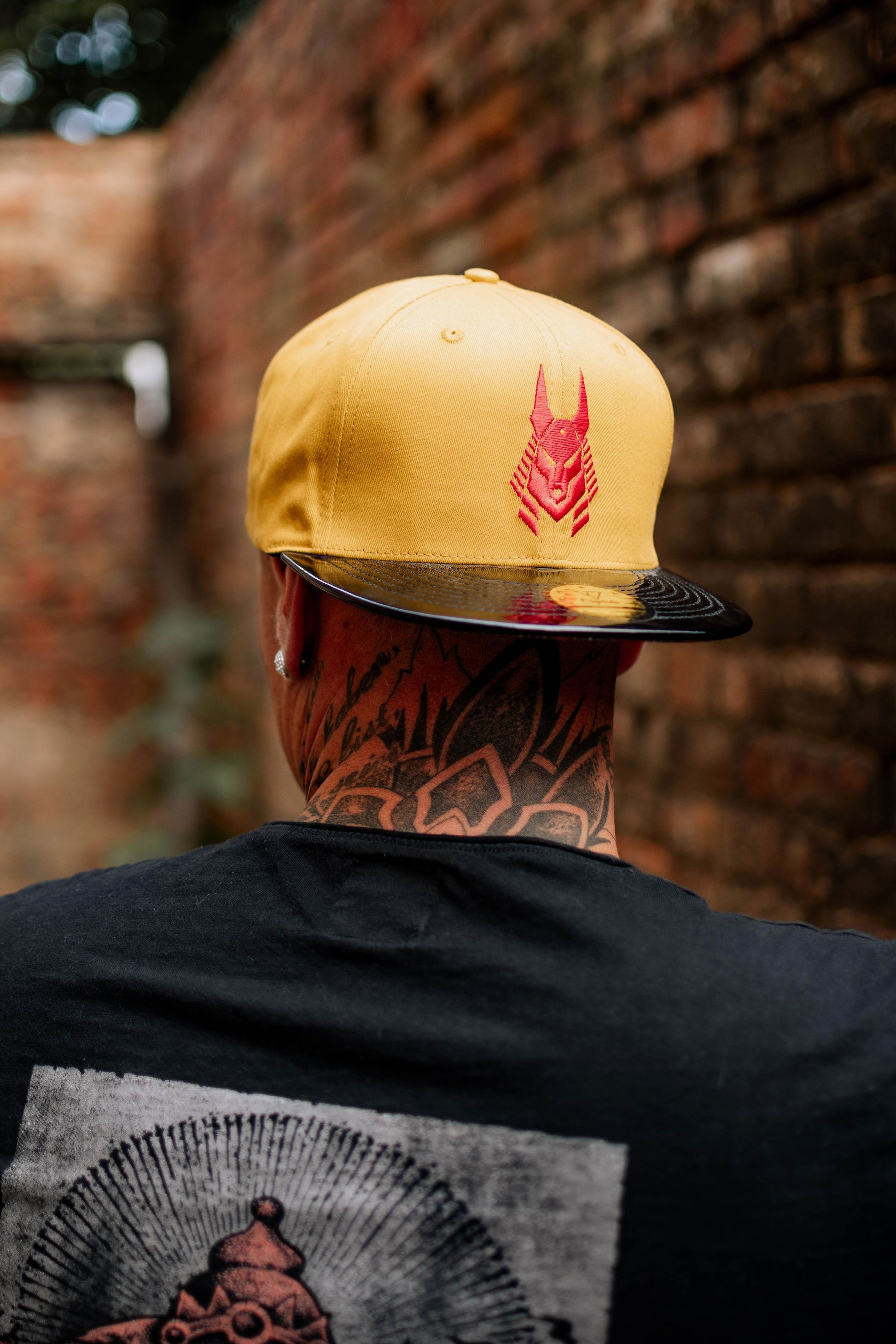 Anubis Snapback - Yellow/Metallic Black - Capiche Caps Black